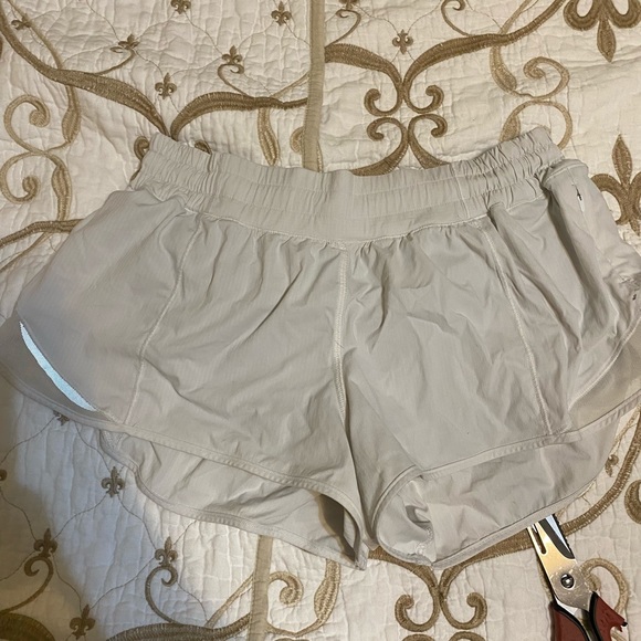 Hotty Hot lululemon shorts size 10 - Picture 2 of 6